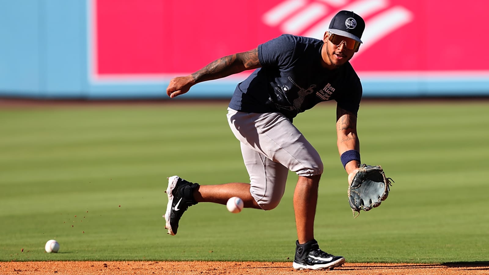 Nationals To Acquire Jorbit Vivas