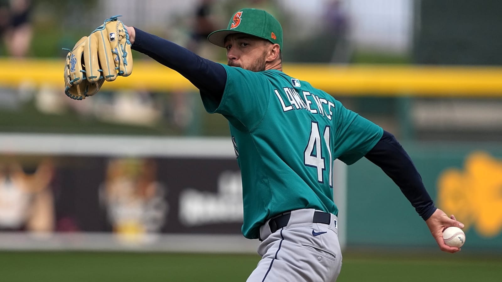 Mariners select Casey Lawrence