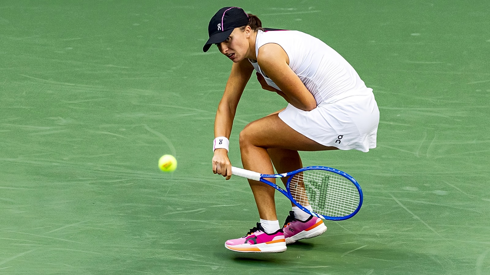 'I&#39;m not one to judge': Iga Swiatek&#39;s coach rejects claims of suffering foot injury during US Open mixed doubles