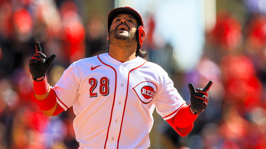 MLB Game Recap: Suarez Homer Gives Reds Series Win Over Red Sox