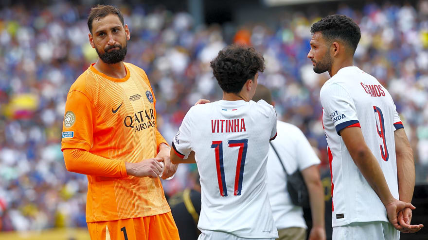 Carragher thinks Raya has beaten Donnarumma in helping their teams