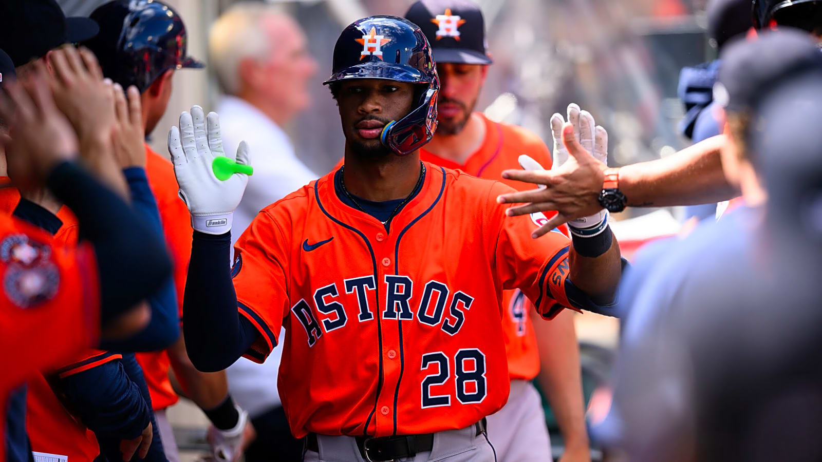 Astros Belt Four Homers to Defeat Angels 6-2 in Season Finale