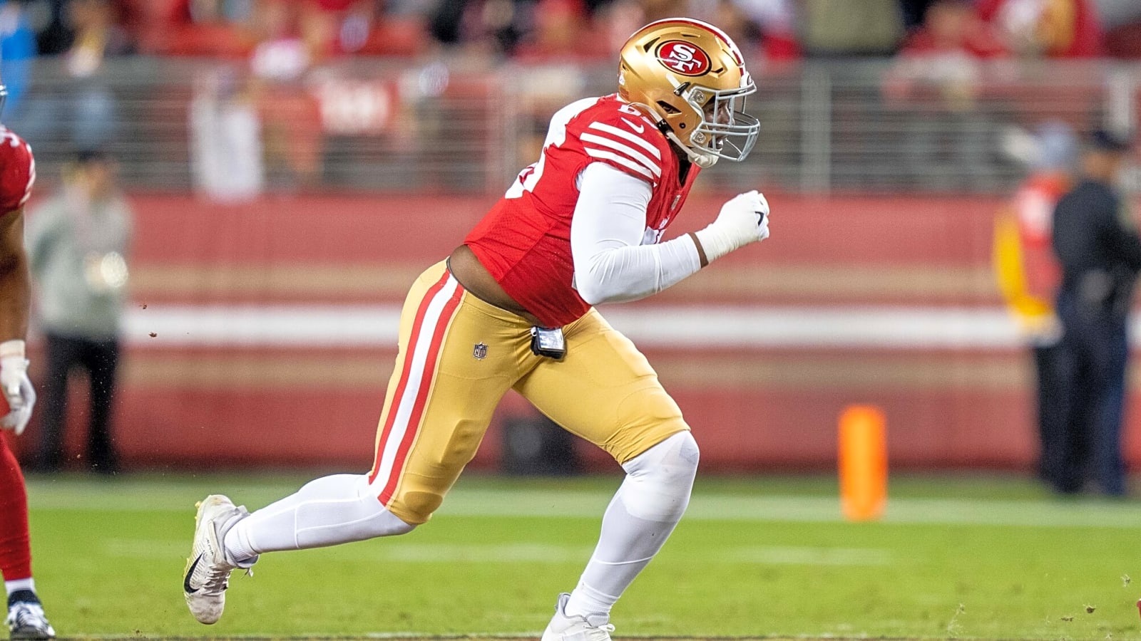 Commanders to sign former second-round DE