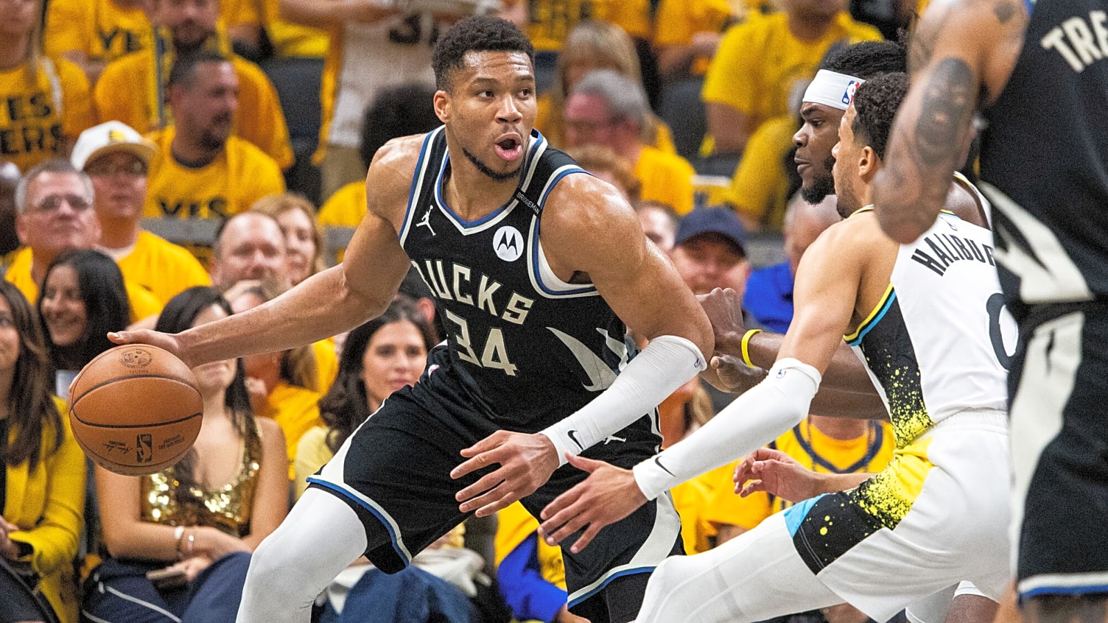 Giannis Antetokounmpo Says He’s ‘Probably’ Staying With Bucks