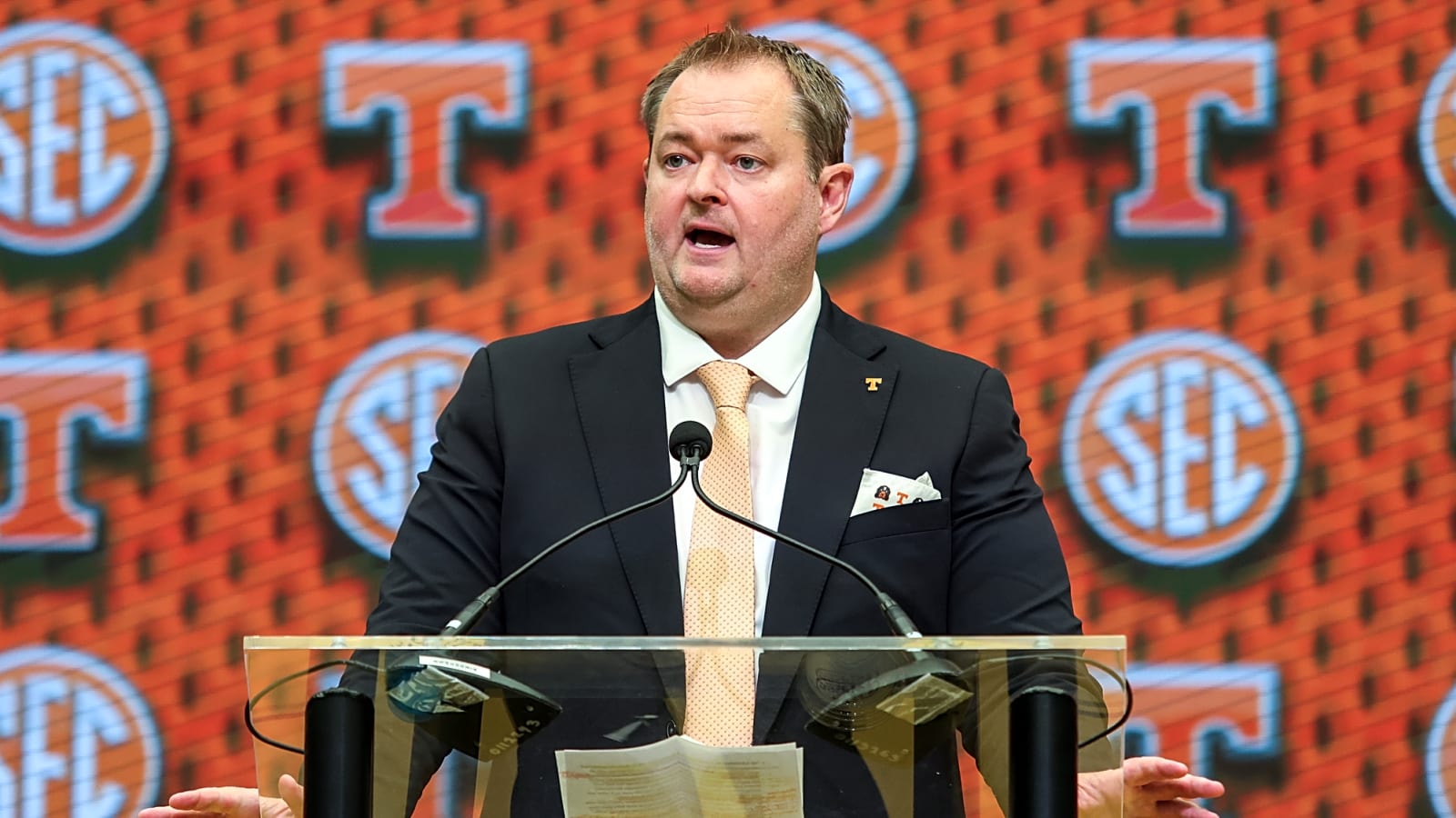 Tennessee Vols head coach Josh Heupel has perfect reaction to rankings of SEC coaches who would win in a fight