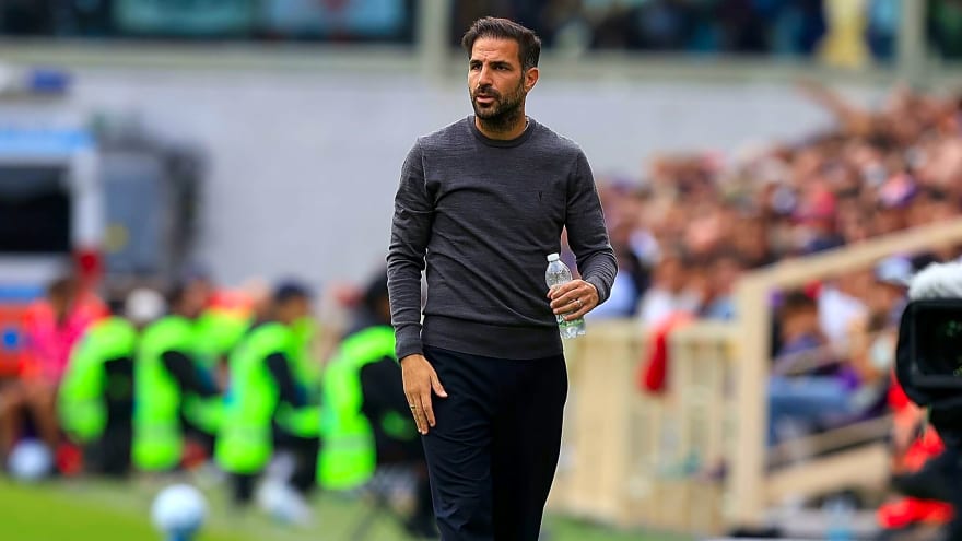 'Not a very nice question' - Fabregas furiously dismisses disrespectful rumours about replacing Carrick at Manchester United