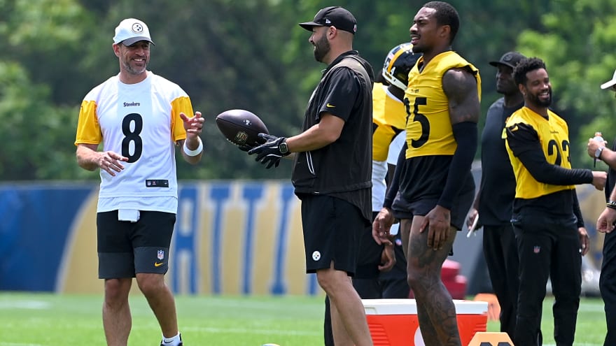 Analyst Says Steelers’ QB Room 'Would Have Been a Mess' if They Had Drafted Aaron Rodgers 1 Year After Taking Ben Roethlisberger