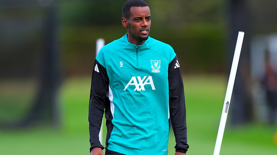 'I’ve spoken to him' – Van Dijk outlines ‘conversations’ he’s had with ‘complete striker’ Isak