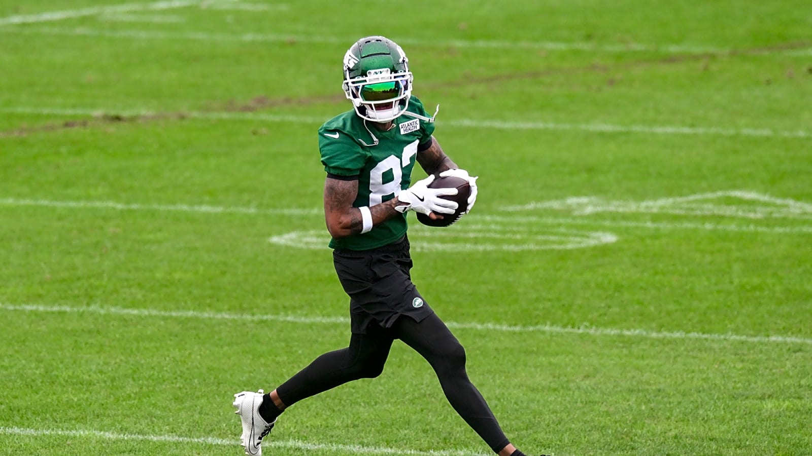 Surprising name is leading the Jets' WR2 battle