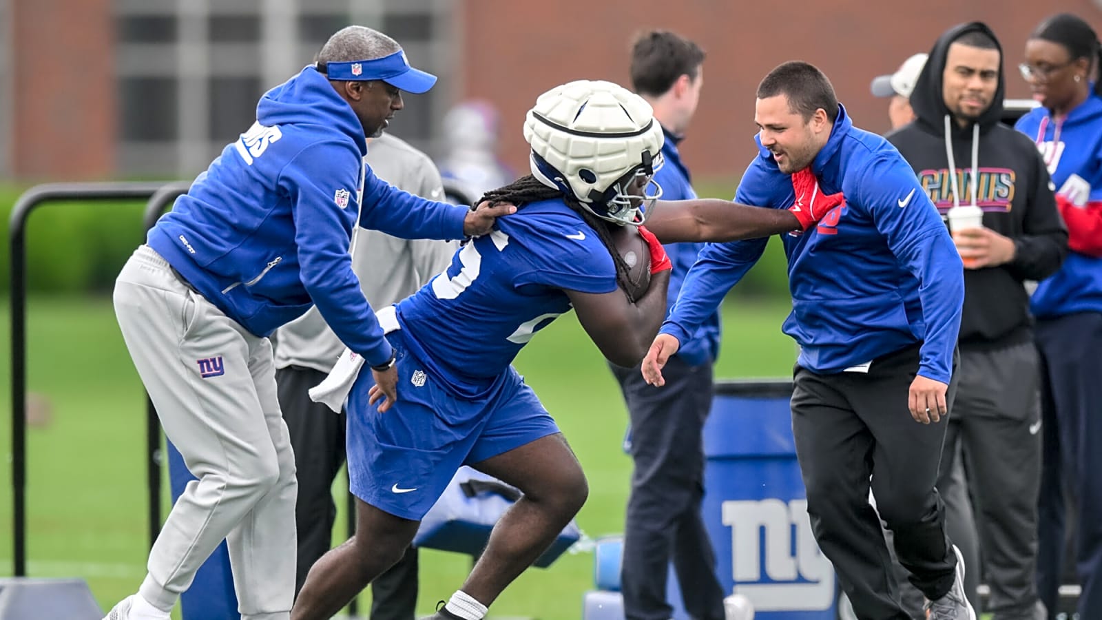Giants’ $12.6M Corner Posts Team’s Worst Coverage Grade