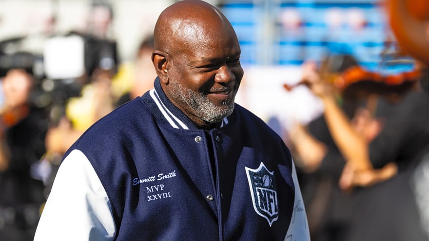 Emmitt Smith wowed Mexico with visit to pro football game in rising league as Dallas Cowboys legend seeks to learn more about the LFA