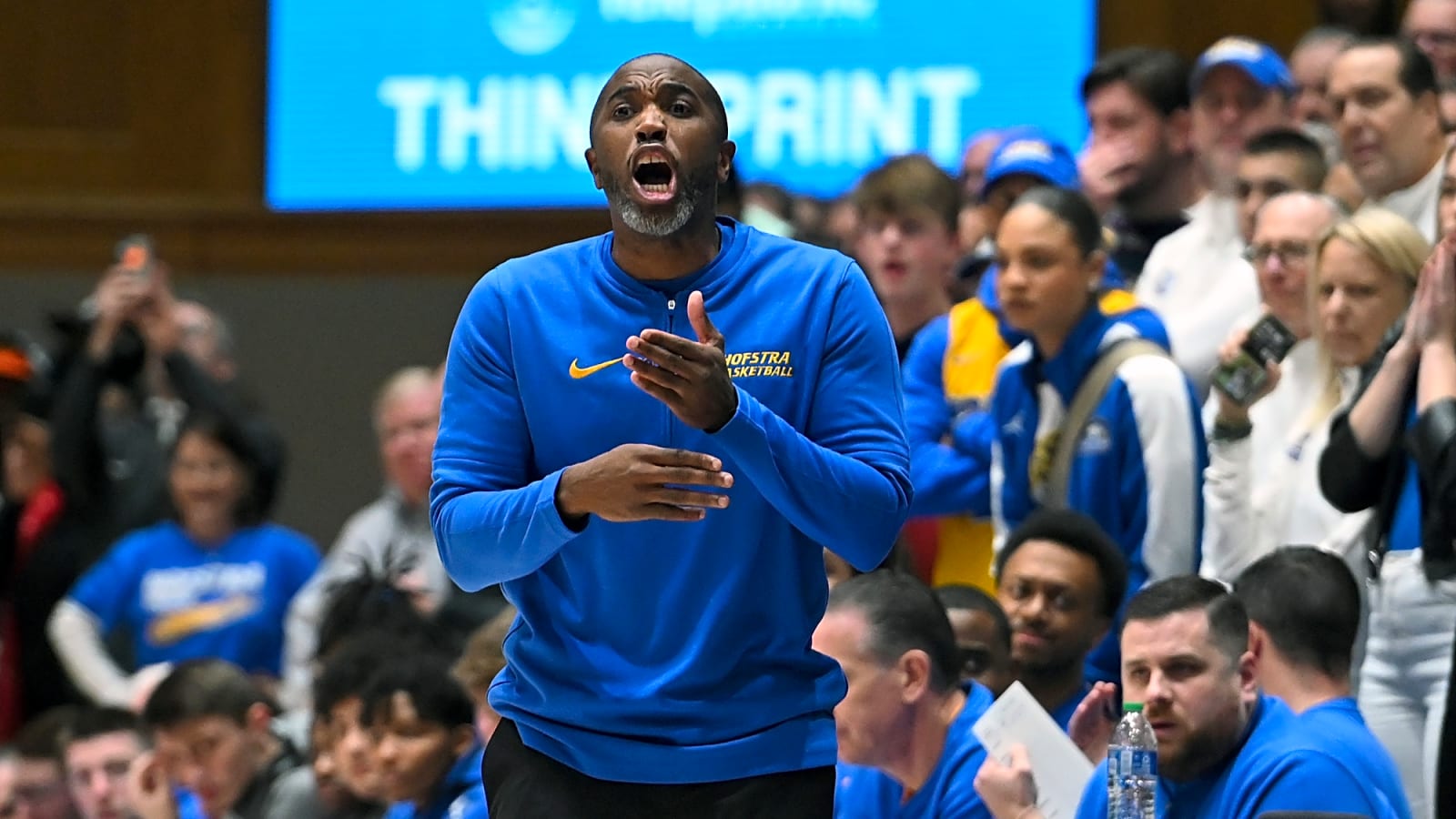 Former NBA guard in tears after coaching his alma mater to NCAA Tournament