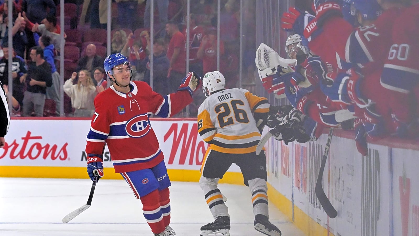 The Canadiens trade Sean Farrell to the Ducks