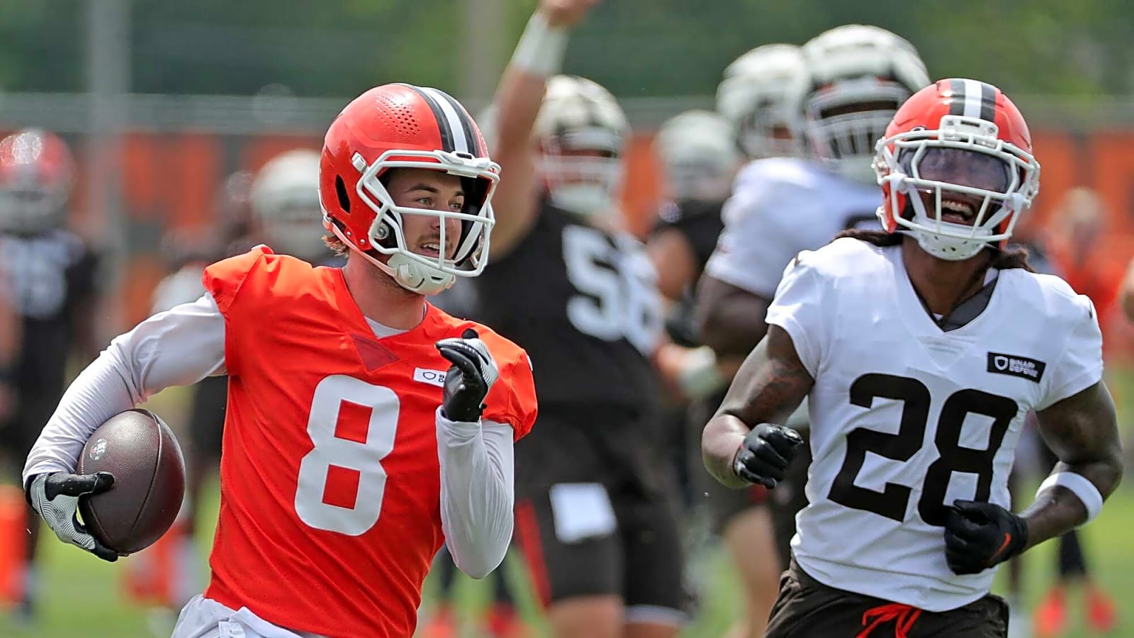 Browns QB Kenny Pickett Suffers Hamstring Injury