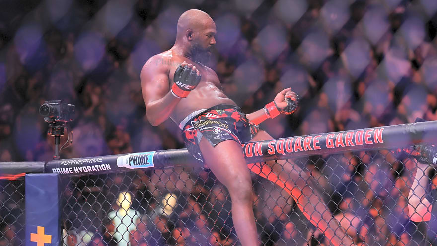 Jon Jones admits he wants no ‘smoke’ from 5’3 MMA star who can ‘choke out’ Dwight Howard