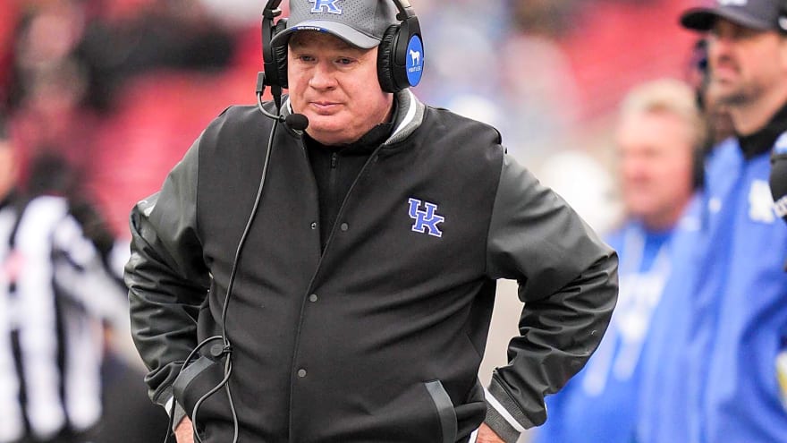 Mark Stoops Confirms Return to 2026 Kentucky Wildcats