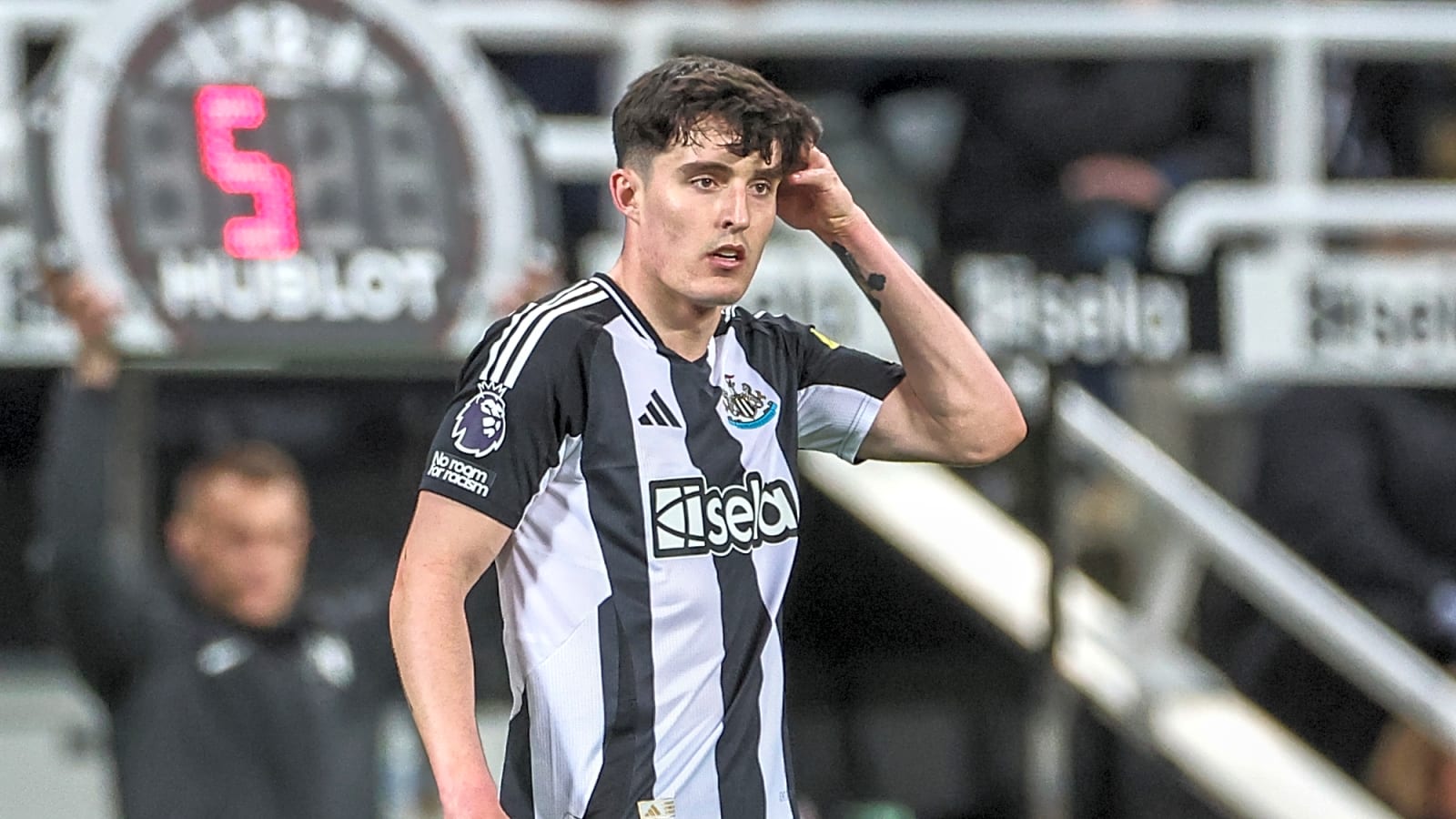 Manchester City’s top target for the right-back position has been revealed but signing him will be difficult