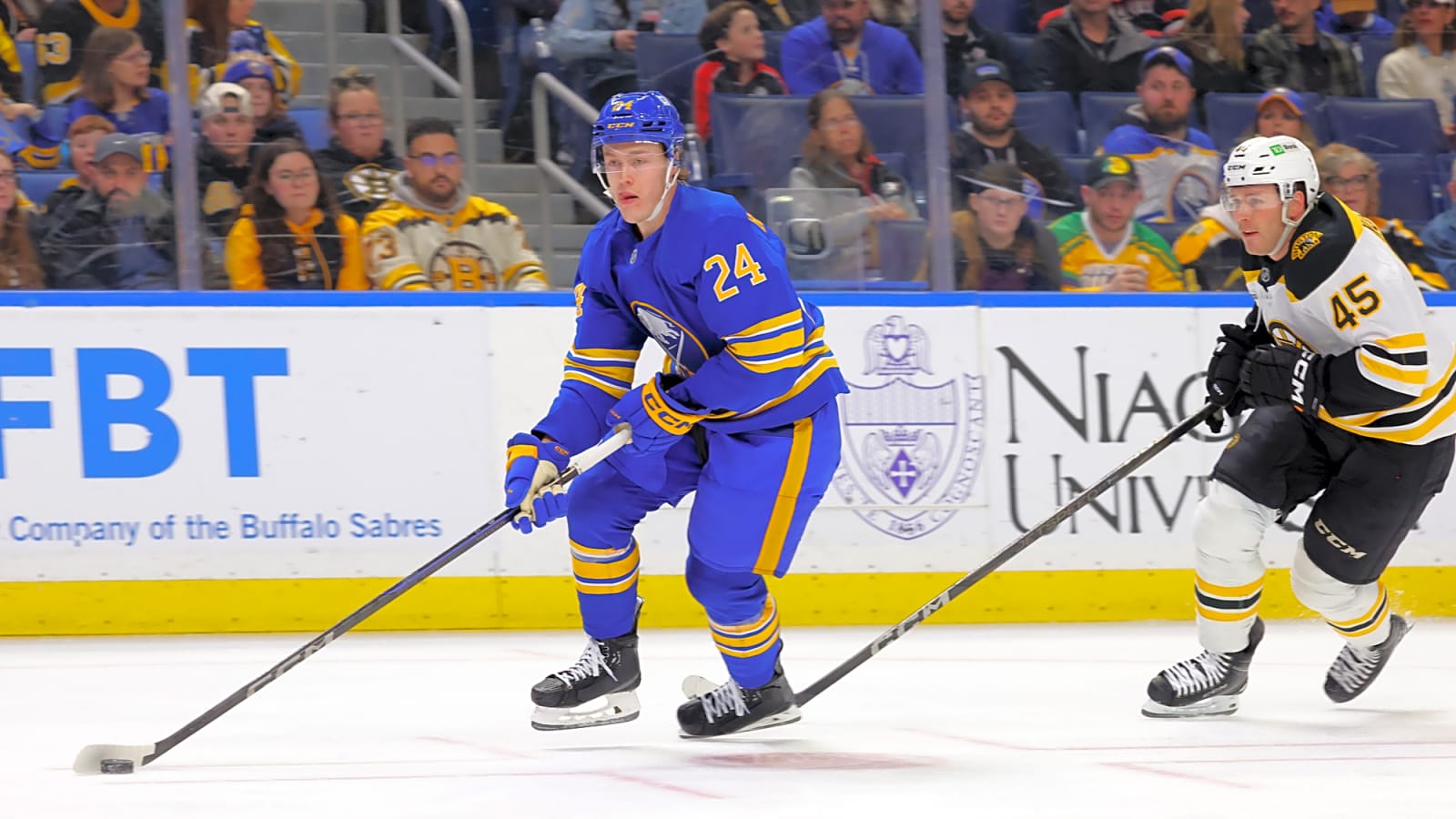 Red Wings sign trio of players