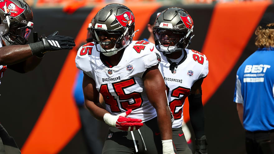 Josiah Trotter Played 59 of 60 Snaps in Dallas, and the Bucs Have Lavonte David's Successor