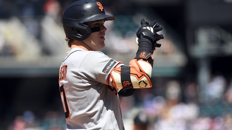 Tony Vitello has Giants fans upset with him and it’s because of former Tennessee Vols outfielder Drew Gilbert