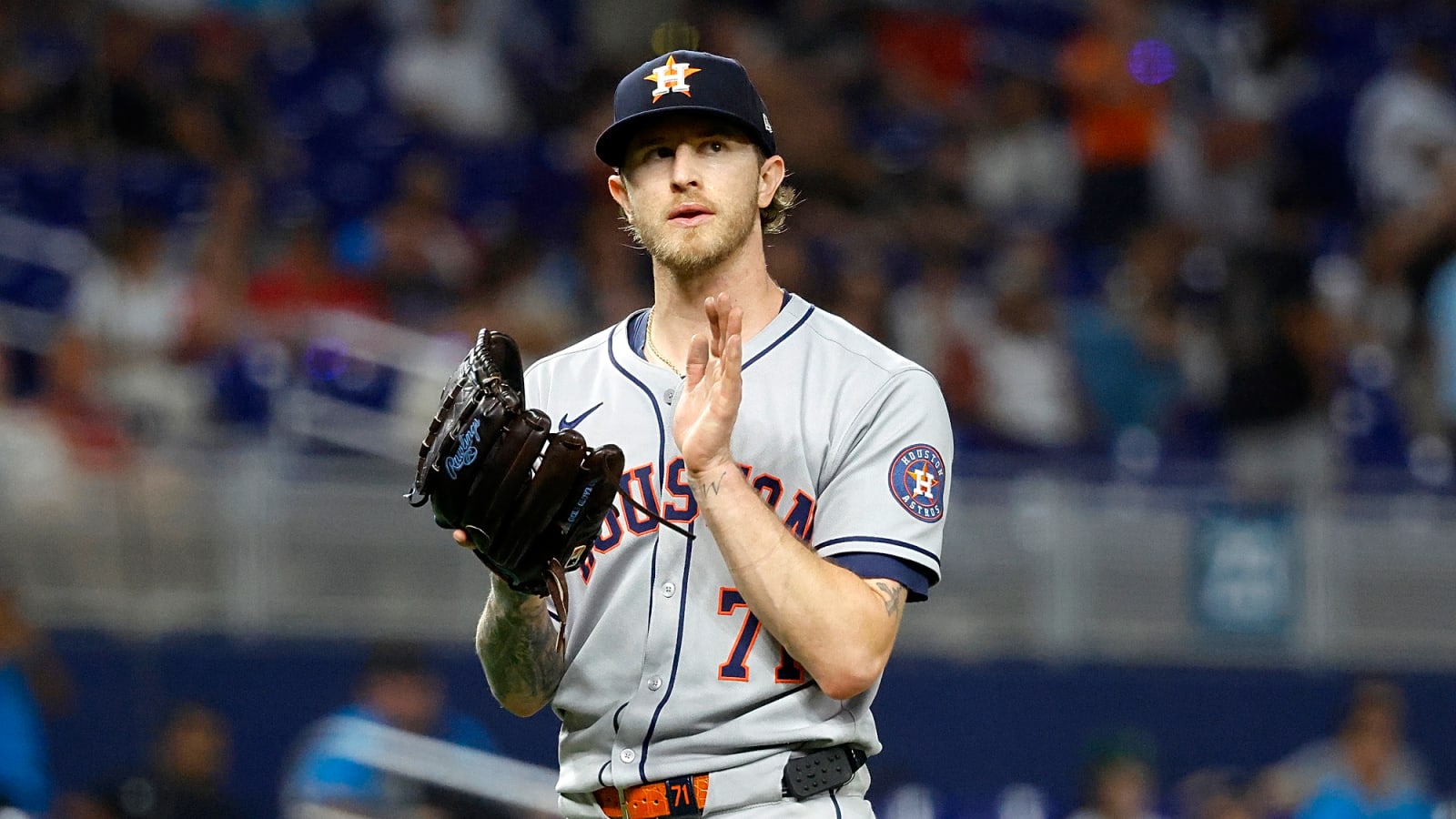 Joe Espada makes a statement on Josh Hader’s Opening Day availability