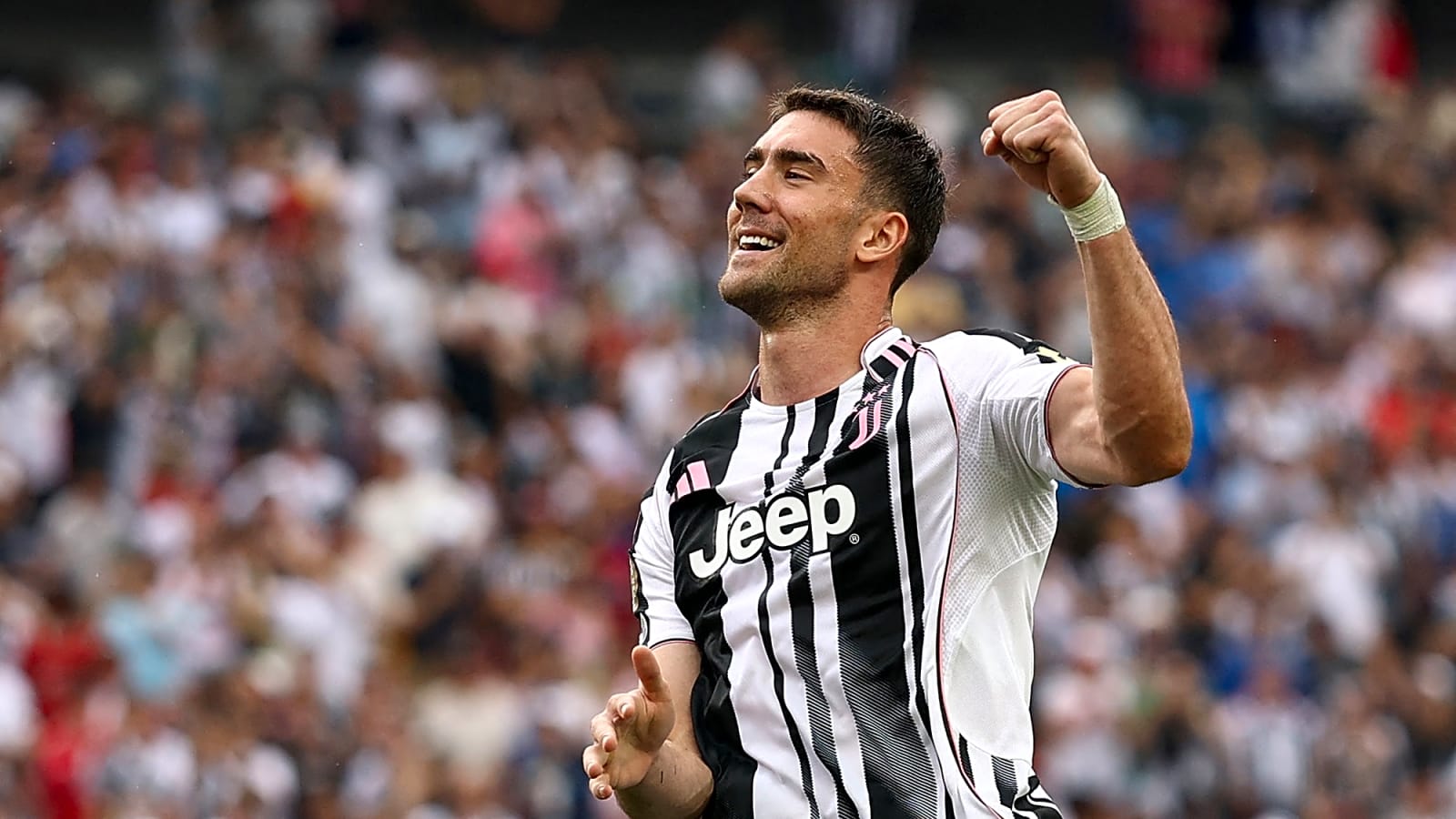 Tottenham prepare two man shortlist after Kolo Muani injury; new striker on the agenda