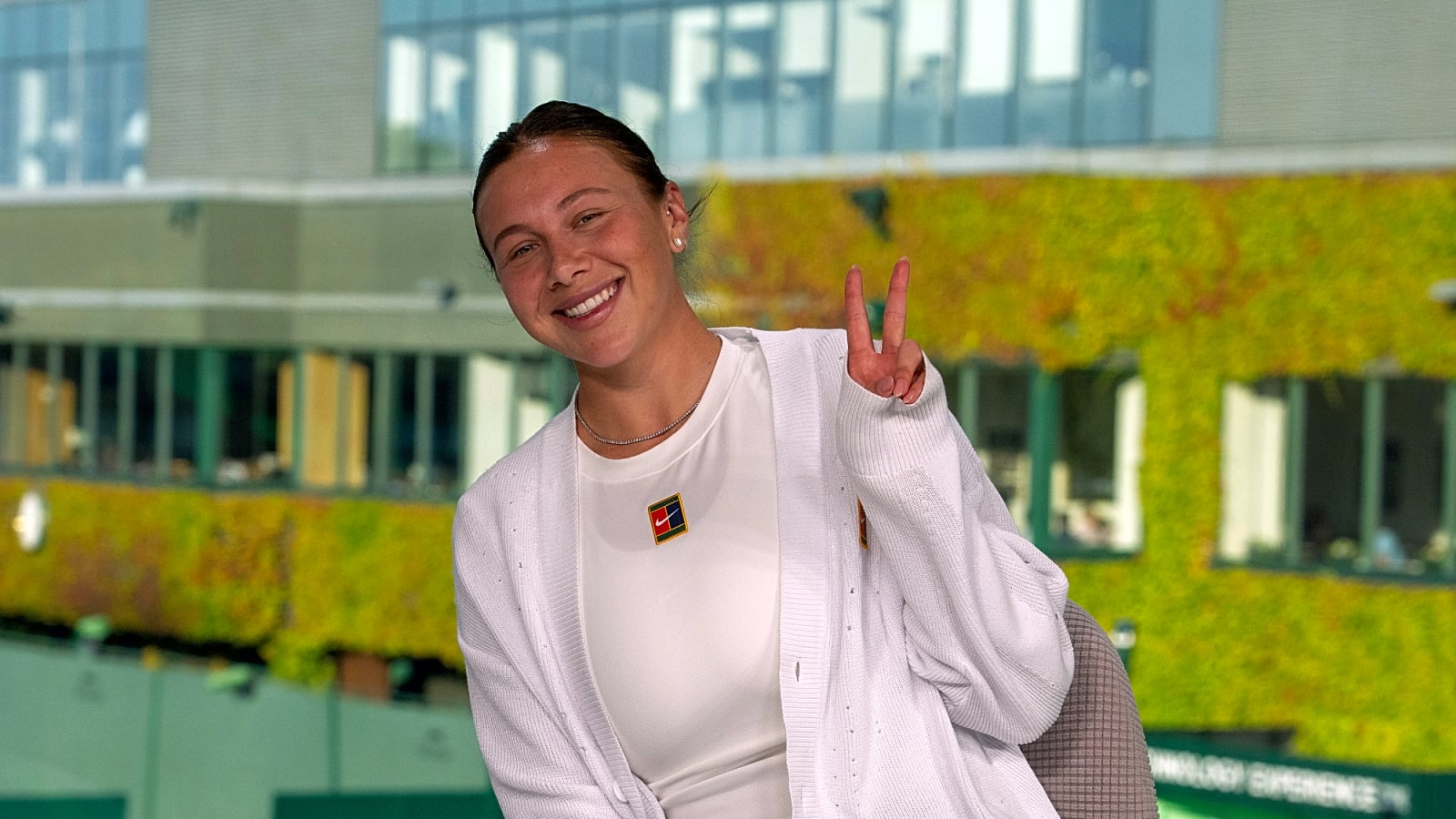 Amanda Anisimova Opens Up About Mental Health Break After Reaching Wimbledon Semifinals for 1st Time