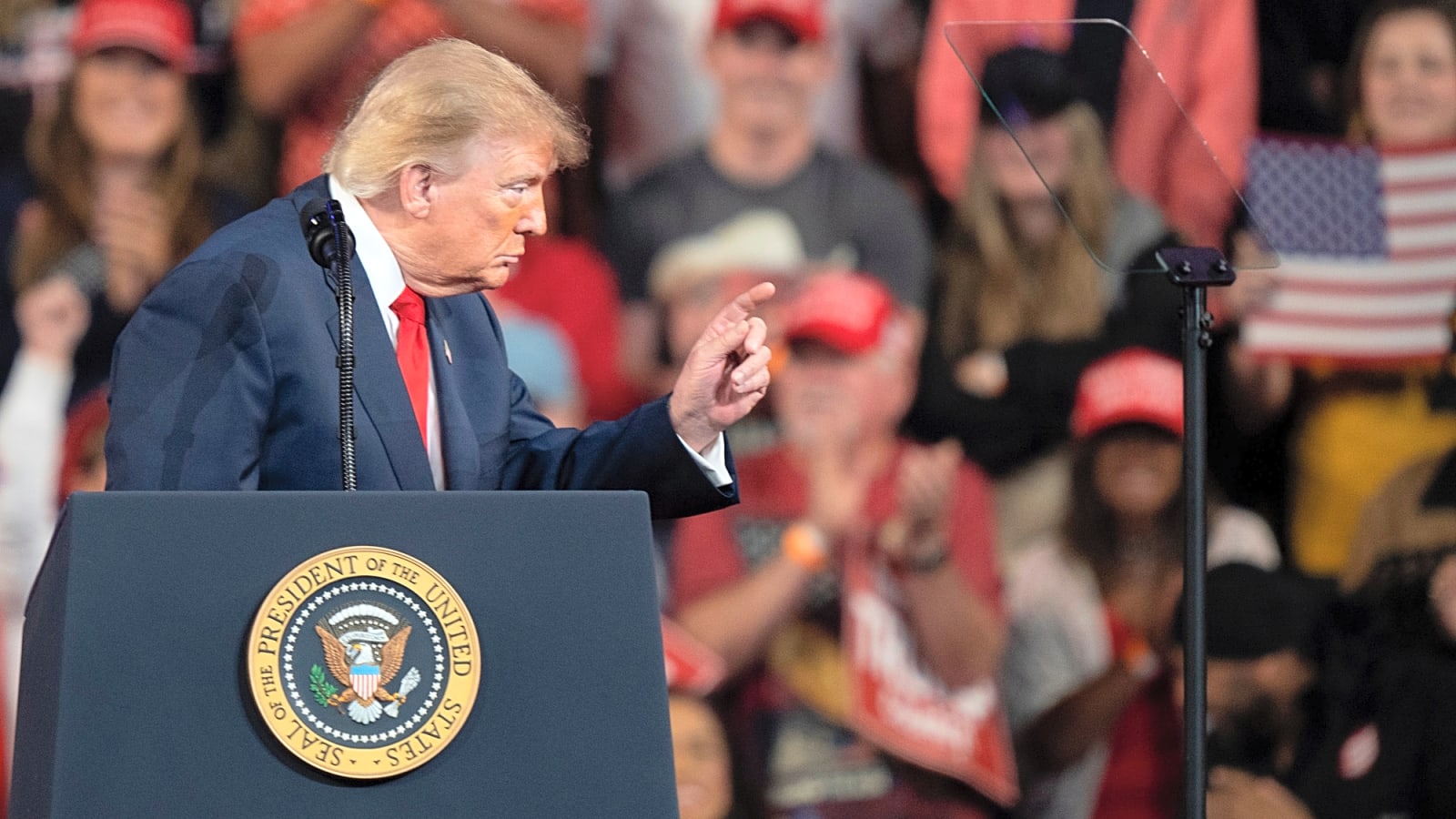 Donald Trump Chickens Out of Buccaneers-Steelers Game