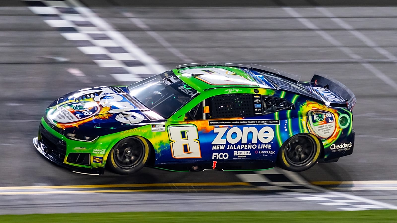 Kyle Busch claims first Daytona 500 pole