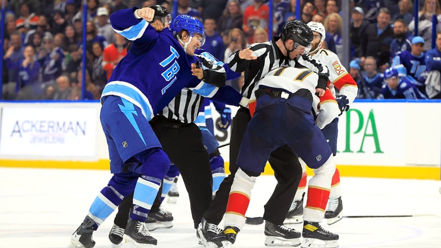 Watch: Massive brawl breaks out between Panthers and Lightning