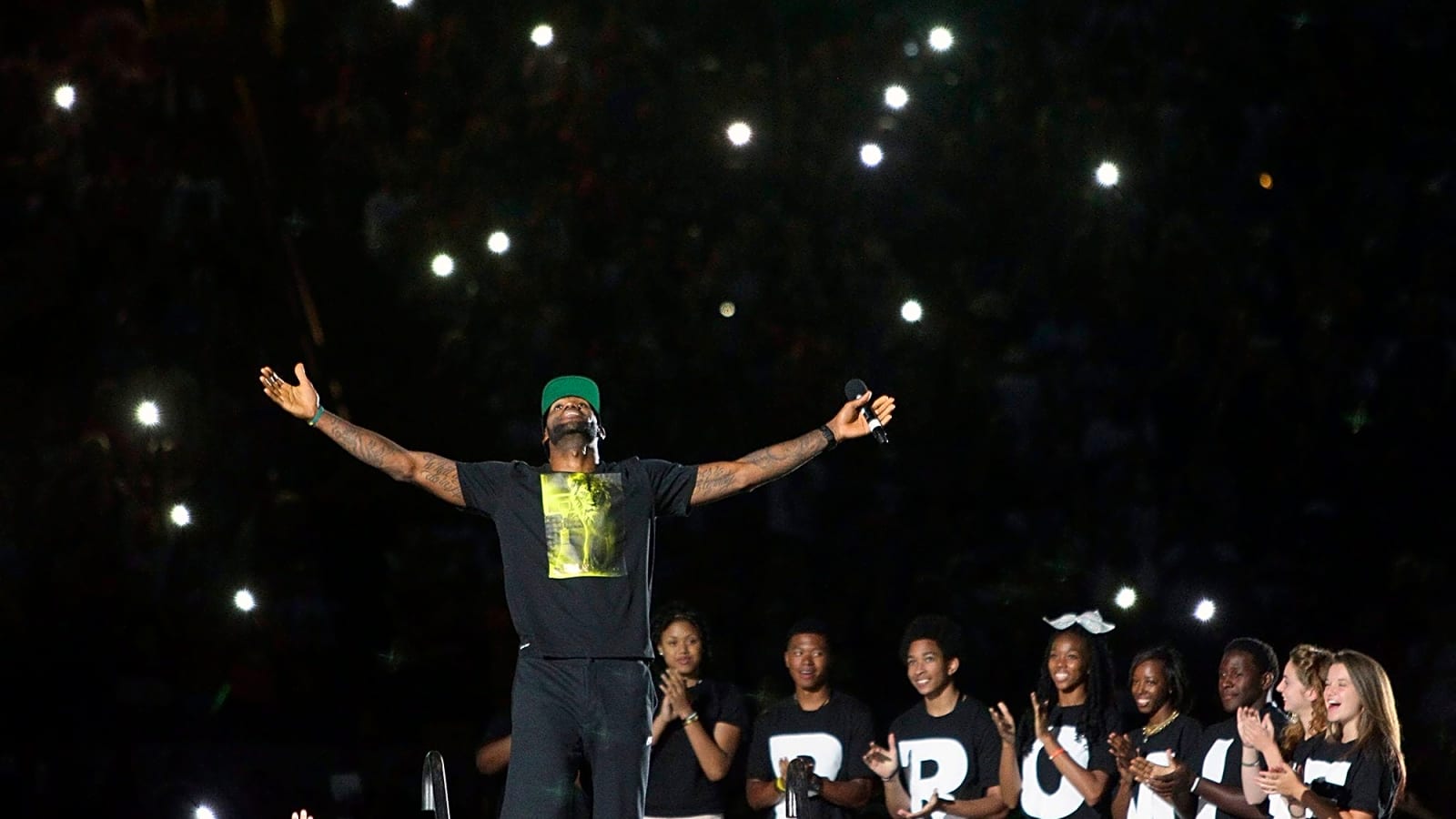 Analyst Pitches LeBron James-Kyrie Irving Reunion in Cleveland