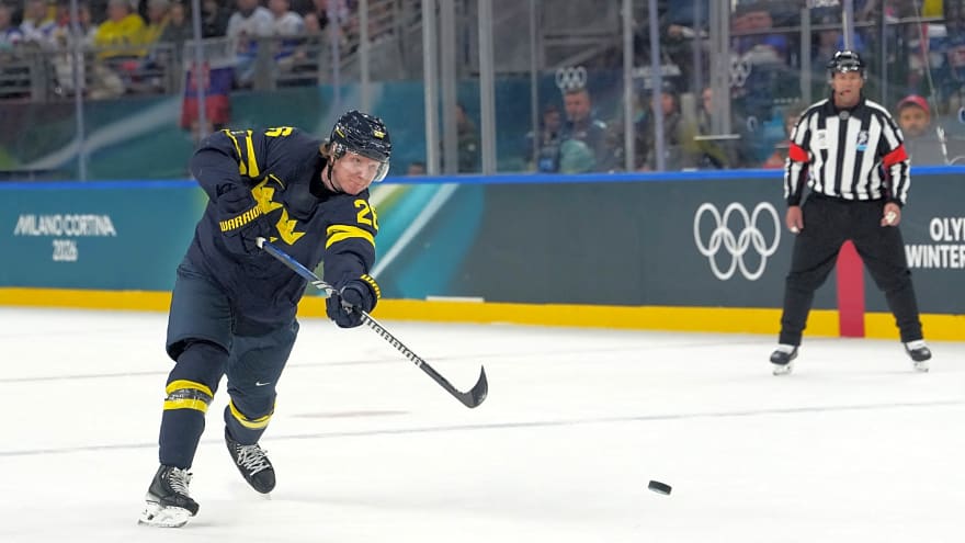 Sabres’ Dahlin Shining Early for Team Sweden