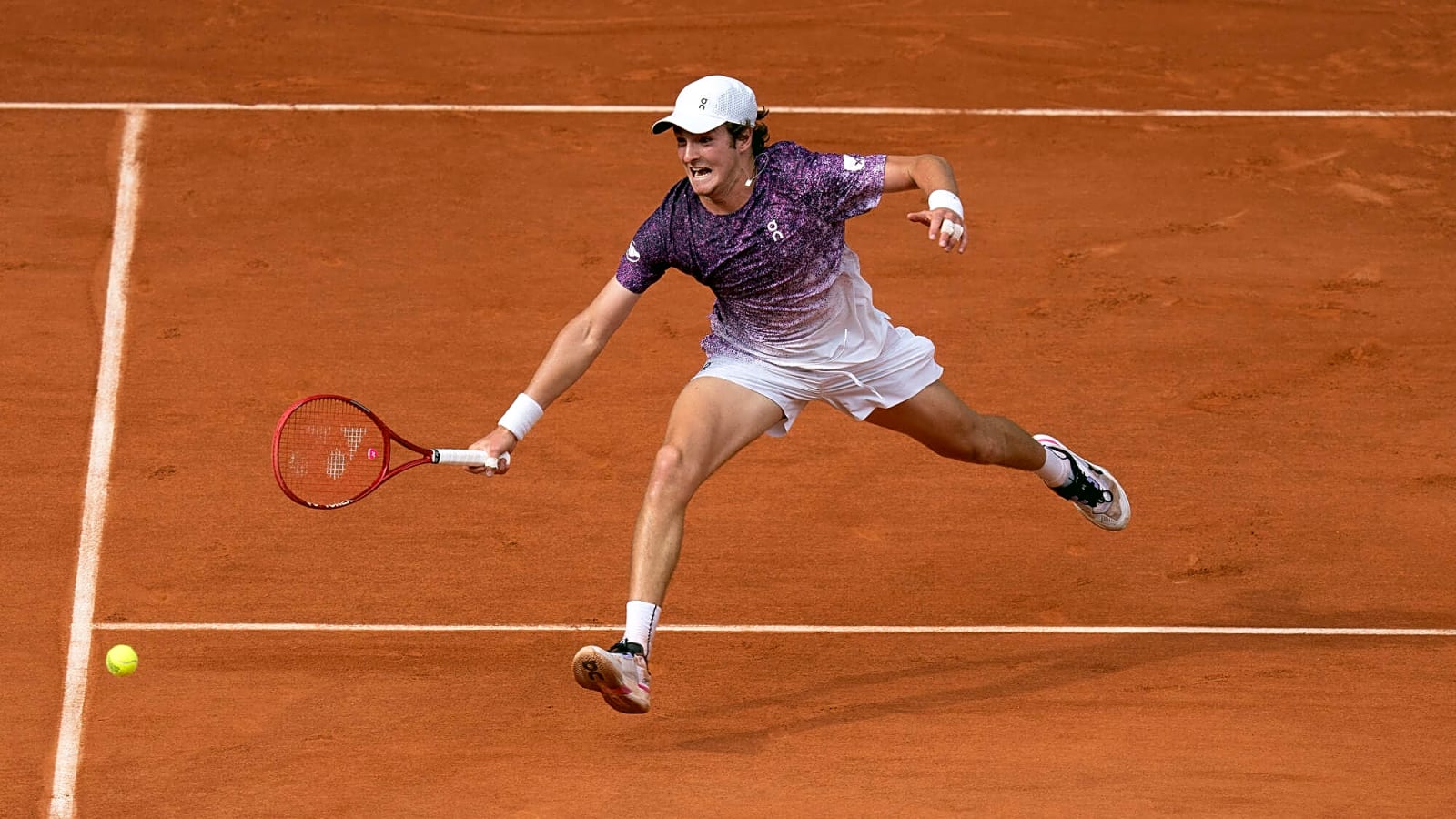 Joao Fonseca rallies to shock Novak Djokovic at French Open | Yardbarker