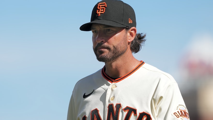 Tony Vitello made his first unnecessary mistake as the manager of the San Francisco Giants, and it was a tough look