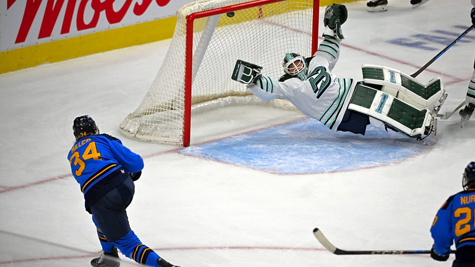 PWHL Vancouver steals two top goalscorers in league’s Free Agent Frenzy
