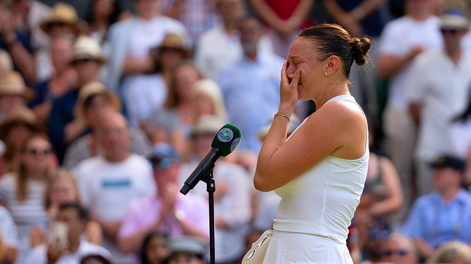 'I just wanna hug Amanda': Coco Gauff and Nick Kyrgios lead support for Anisimova after Wimbledon final