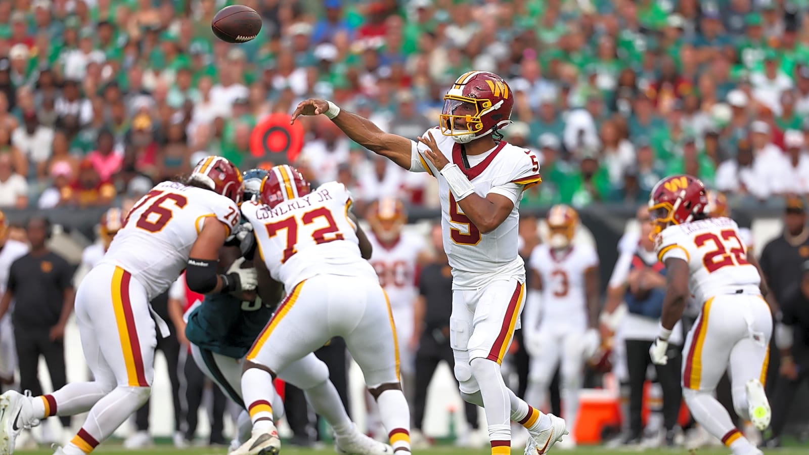 Commanders QB Jayden Daniels Leaves With Serious Elbow Injury