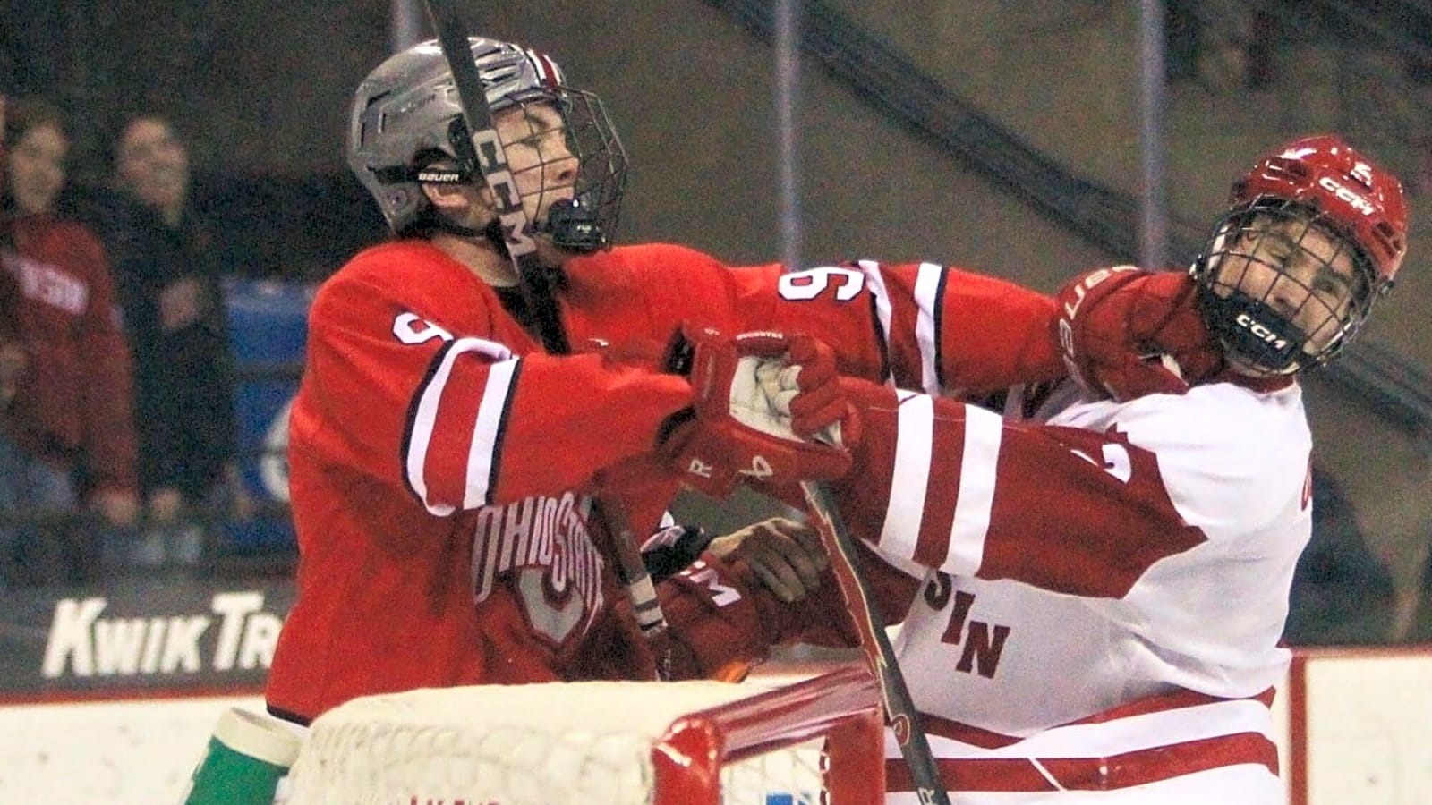 Flyers sign Riley Thompson to one-year, entry-level contract