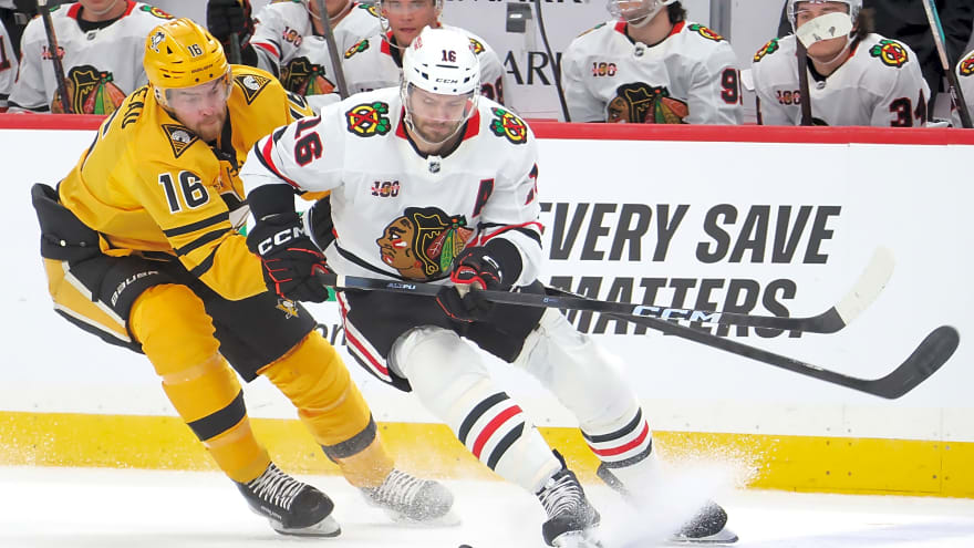 Blackhawks acquire first-round pick and Mangiapane from Edmonton for Dickinson and Dach