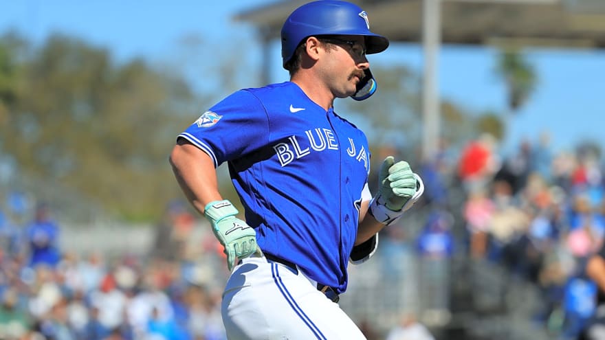 Instant Reaction: 2025 draftee Jake Casey hits late home run in Blue Jays’ 8-7 loss to Yankees