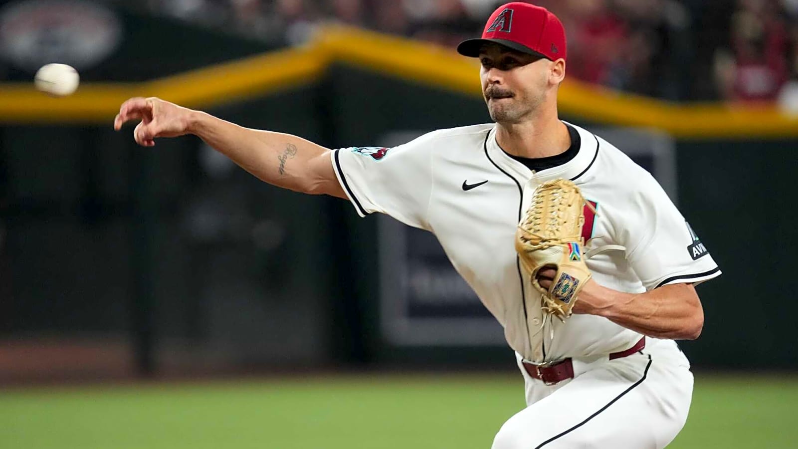 Veteran reliever elects free agency after being outrighted by D-backs