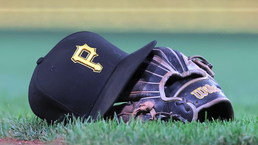 Pirates To Promote Esmerlyn Valdez
