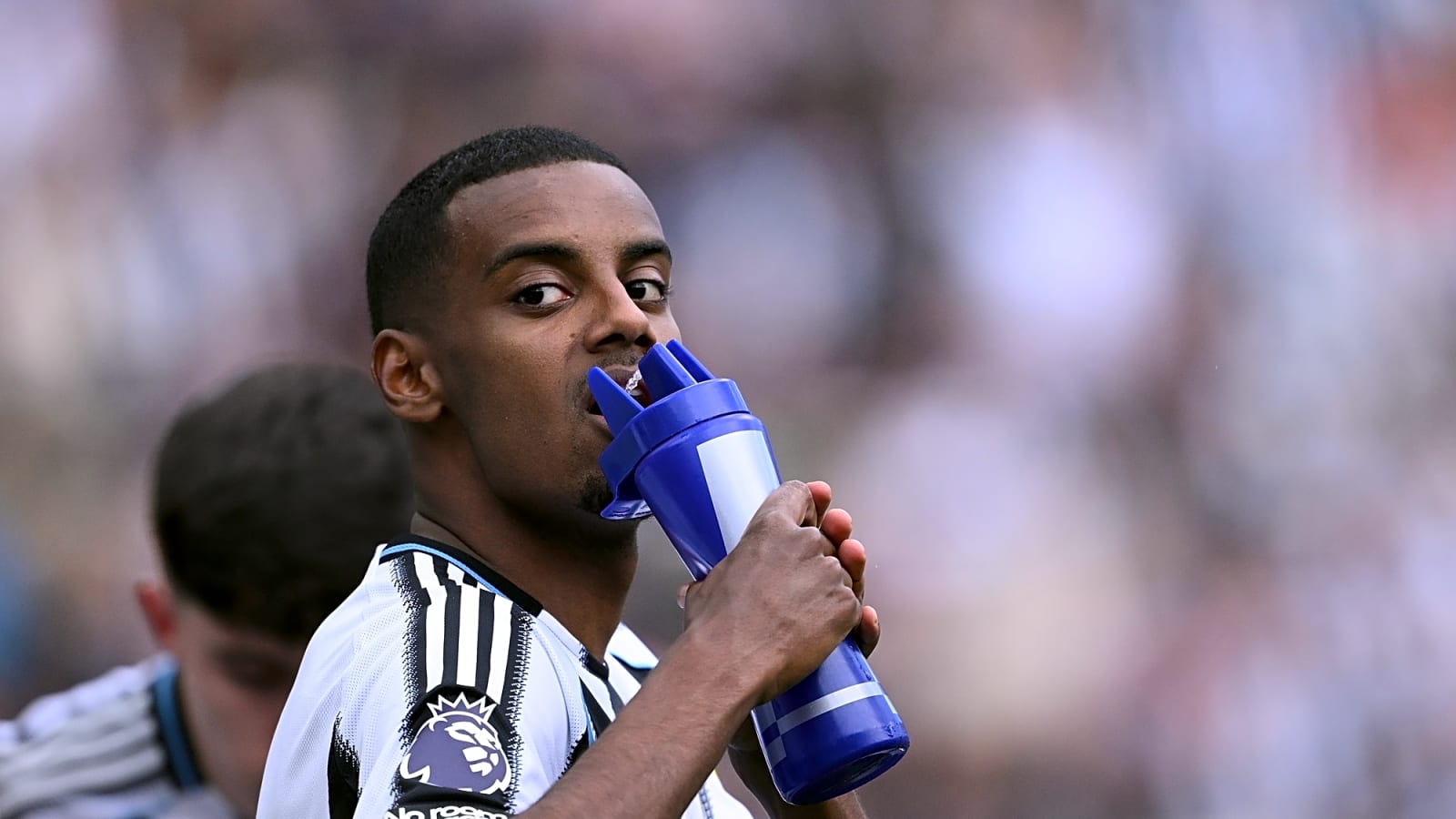 Journalist hints Liverpool could make British record Isak bid if key contract talks collapse