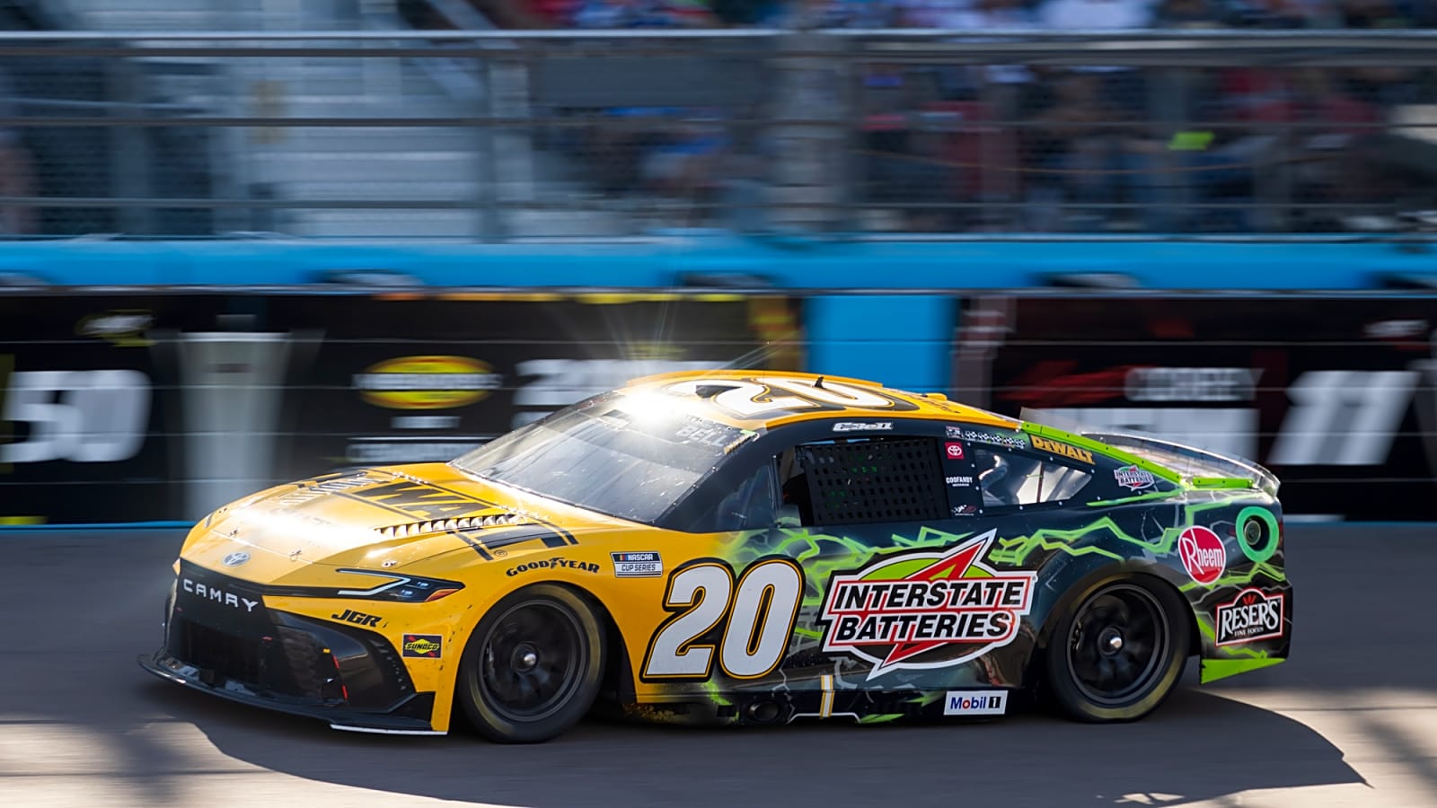 Christopher Bell Wins Prelim, Locks into Chili Bowl Feature