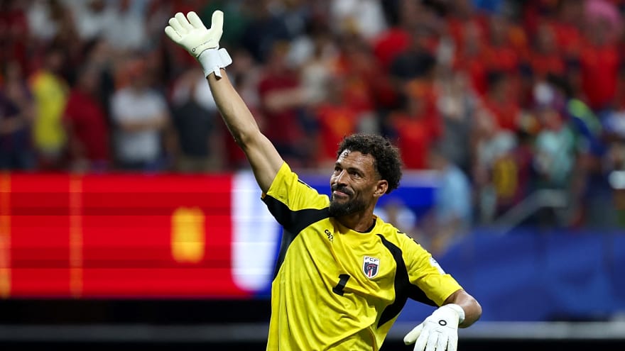 Spain Couldn’t Beat Him: Vozinha Becomes World Cup Sensation