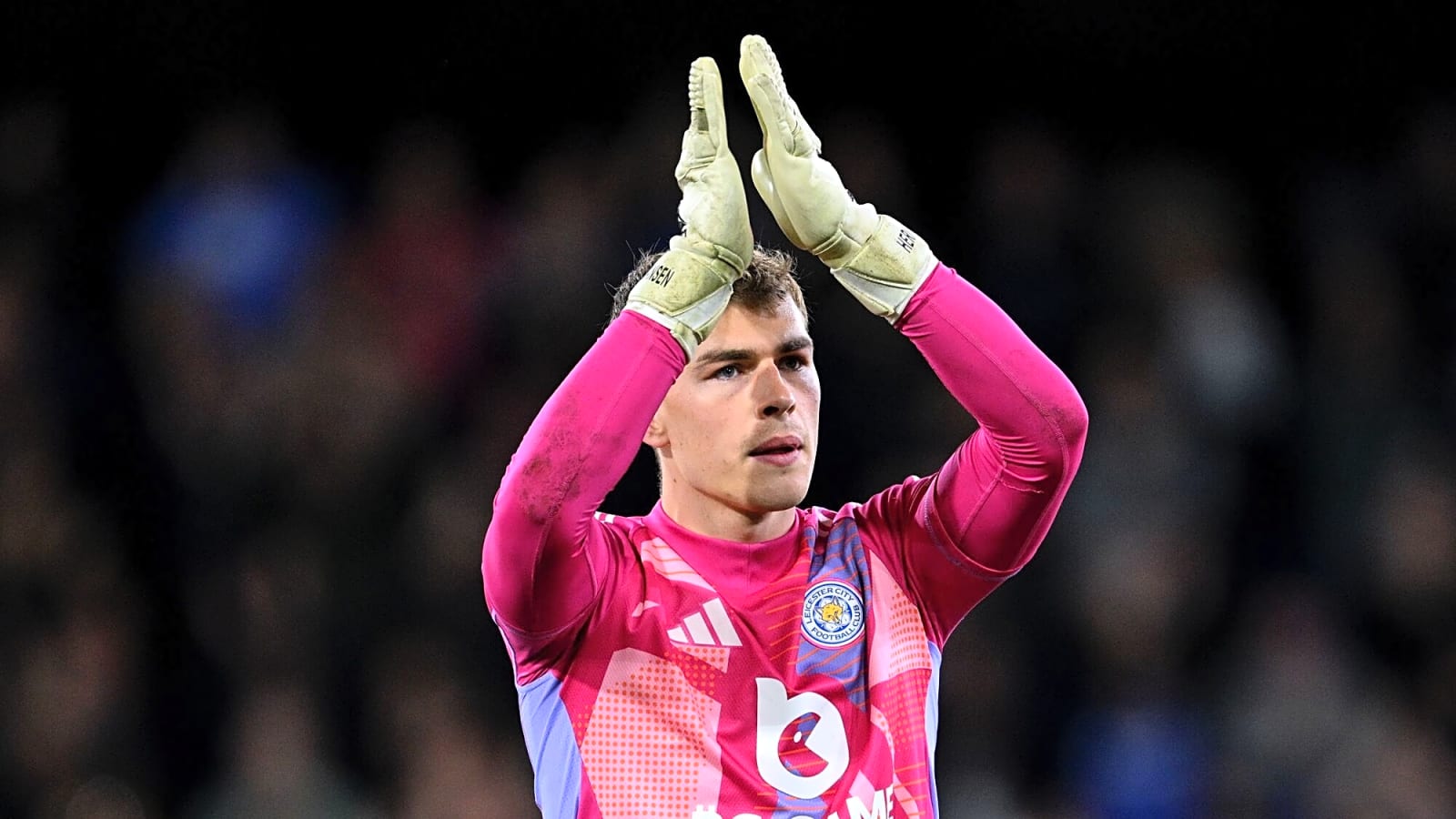 Mail: Enzo Maresca linked with signing his former goalkeeper to bring to Chelsea