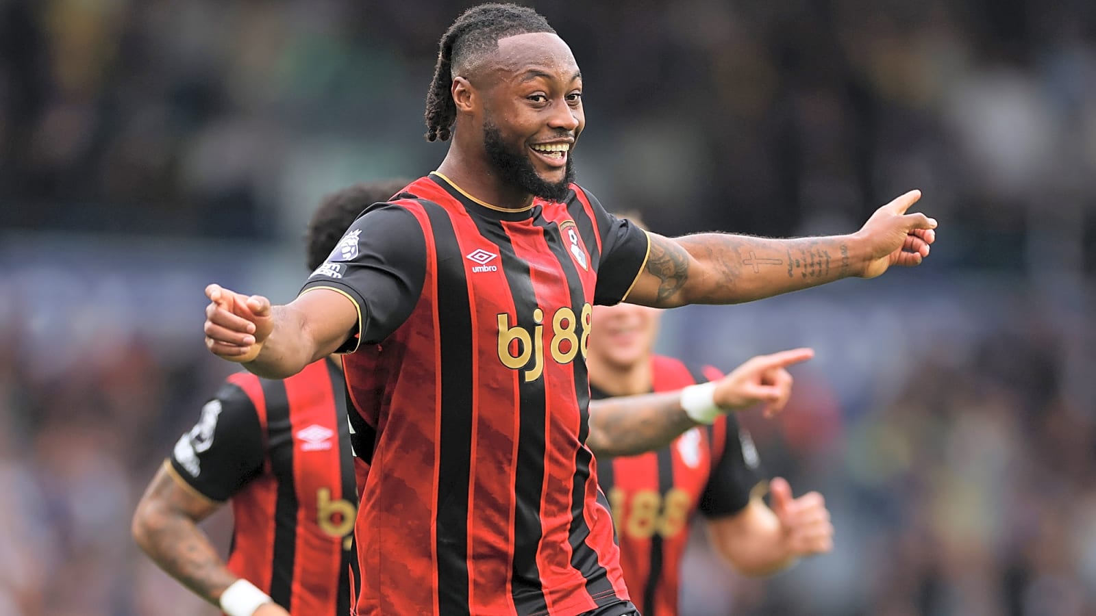 PL star hailed as ‘extraordinary’ by Pep Guardiola this season is now ‘one to watch’ for Man Utd in January