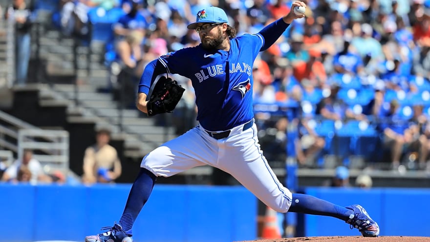 Blue Jays select Josh Fleming’s contract, DFA Austin Voth