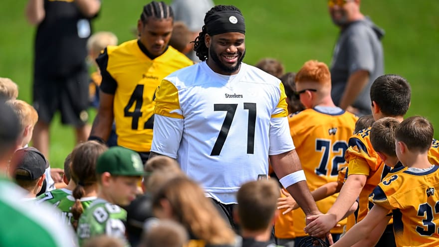 Steelers Offensive Coordinator Brian Angelichio Reveals What Max Iheanachor Needs To Do Before Taking Over