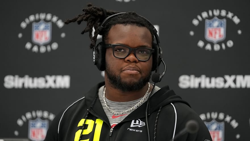 Chicago Bears Schedule Top 30 Visit With Top Interior Defensive Lineman